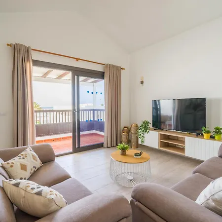 Con Piscina Privada A 500 M De La Playa Puerto del Carmen (Lanzarote)